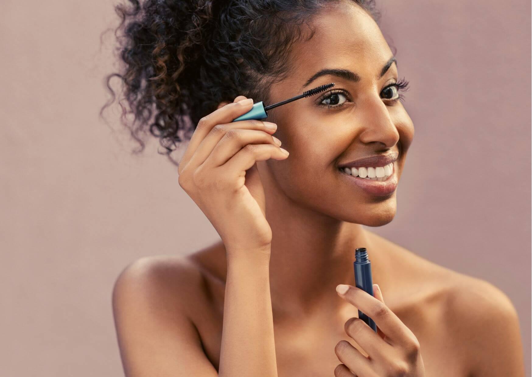 Verabschiede Dich von spärlichen Wimpern und Augenbrauen: 6 ultimative Tipps für Deinen perfekten Look! - Ellenity